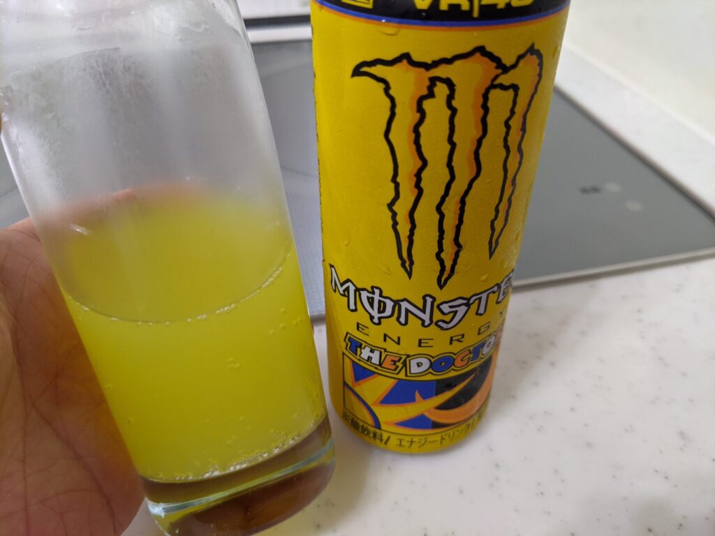 モンスターエナジーザドクター（ロッシ缶）を半分以上飲んだ後