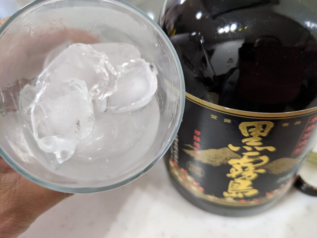 「黒霧島」を一口飲んだところ